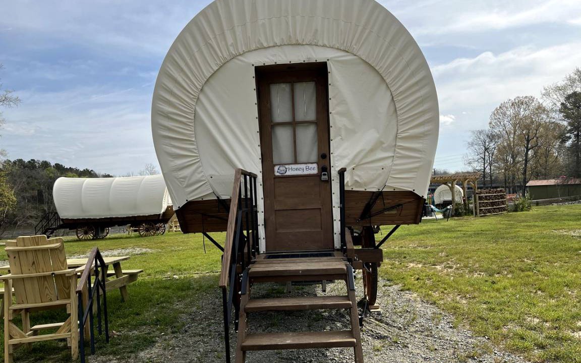 Lillington RV Rental | Recreational vehicle (RV) ∙ 1 bedroom ∙ 4 guests