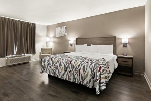 Faremont Inn Suites | Monroe