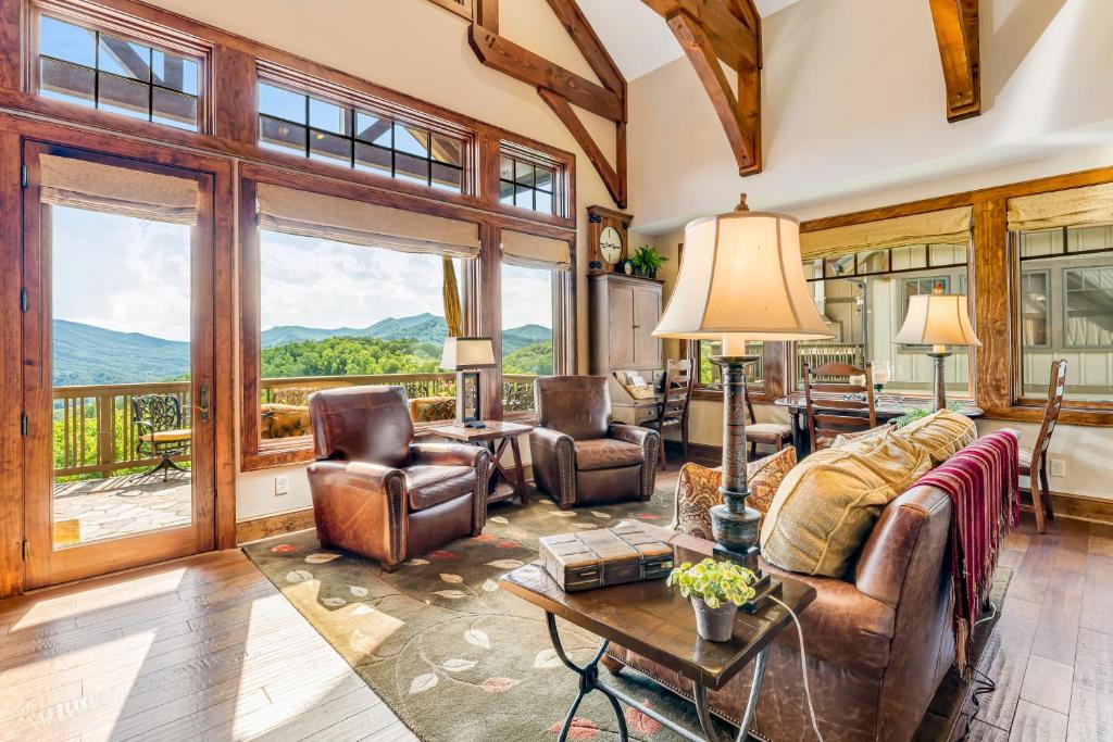 Boone Apartment | Red Tail Summit