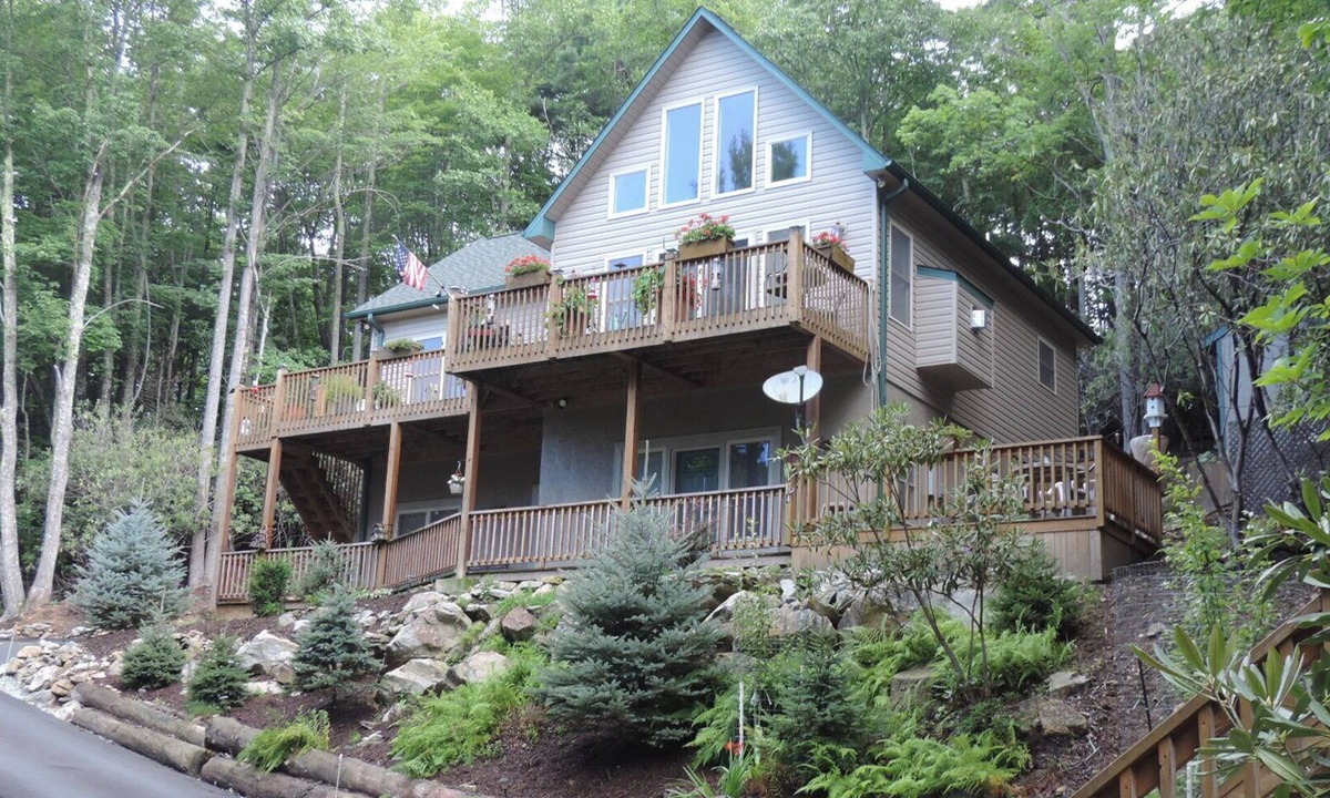 Beech Mountain Cabin | Reduced%30+daysBchMTN/2BR/2BthClean/Comfort/sleeps5/Wifi/Cable/2mi2rsrt🧑‍🎄⛷️🦃