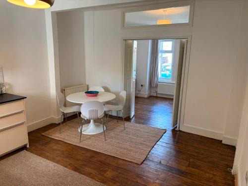 London Borough of Hounslow Apartment | Reem properties