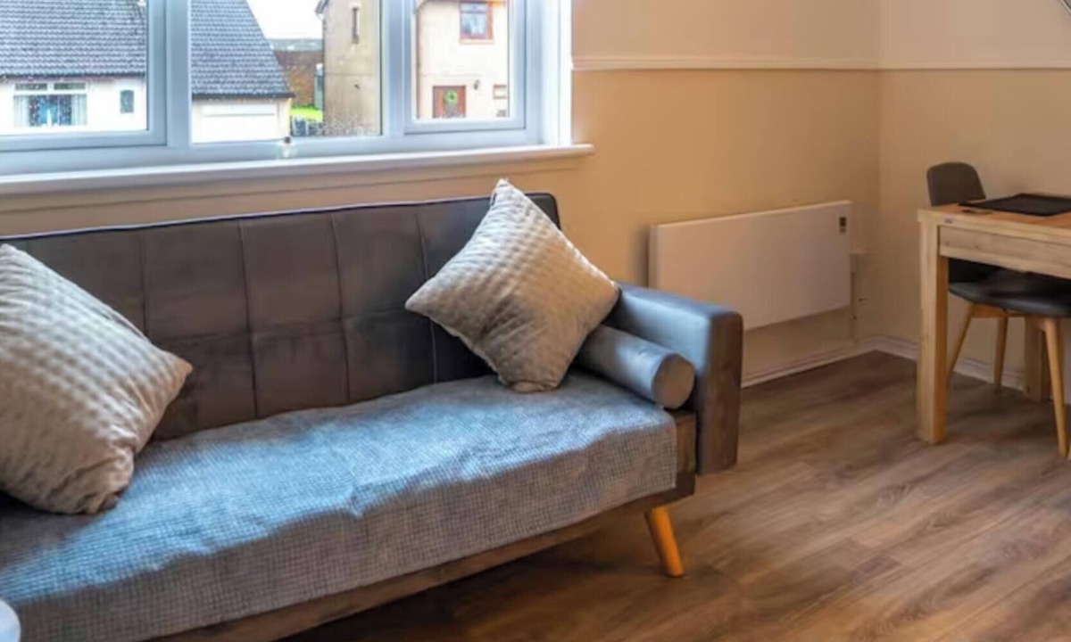Airdrie Apartment | Refreshing Modern Apartment in Airdrie