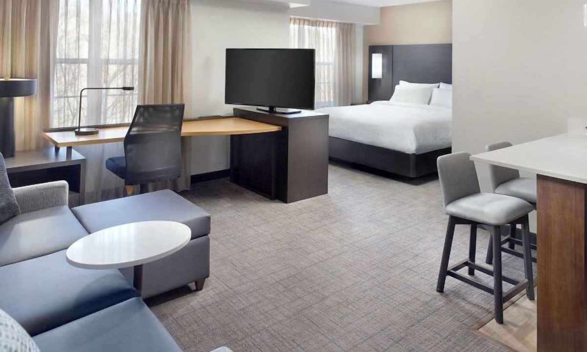 Morrisville Apartment | Relax and Recharge! FOUR Modern Units, Pool, Free Breakfast and Airport Shuttle!