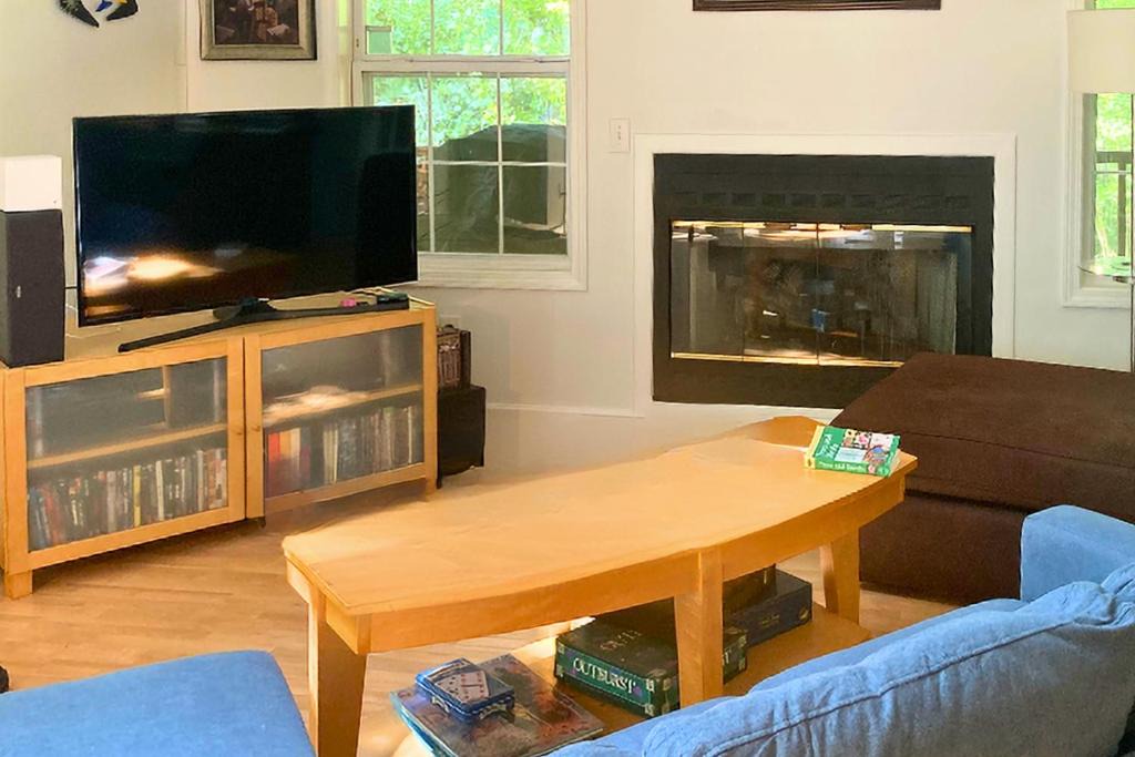 Mill Spring House | Relax at Saddleback