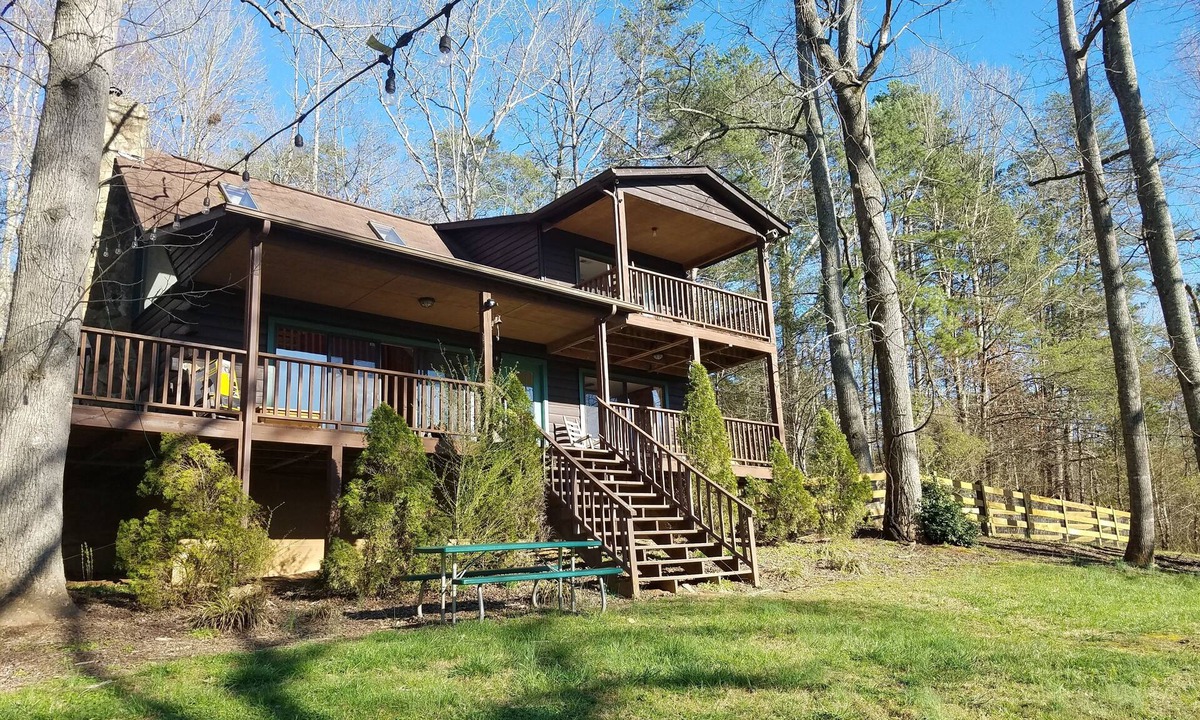 Murphy Cabin | Relax by the River.Perfect for families. Wi-Fi - cell service