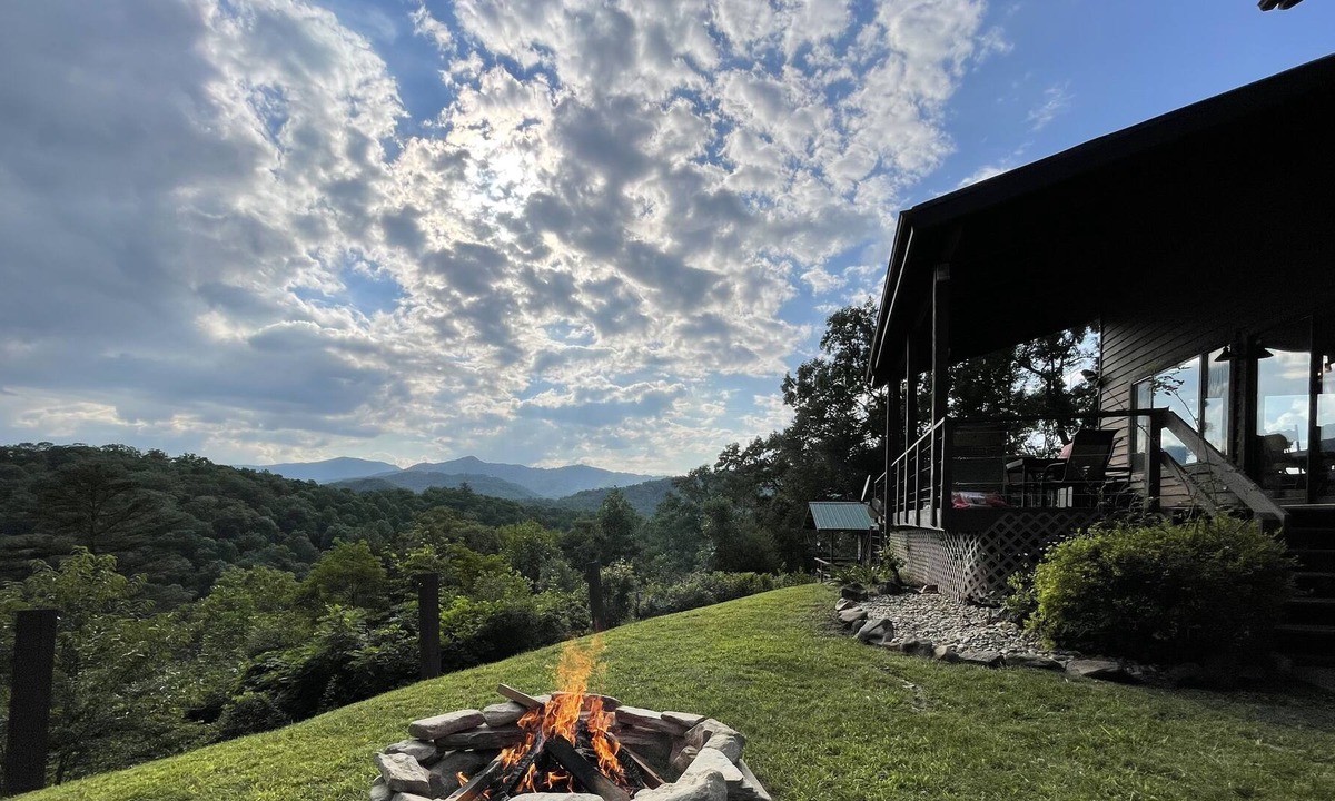 Bryson City House | Relax with stunning views of Nantahala Gorge, Cheoah Bald, & Meetinghouse Mtn.