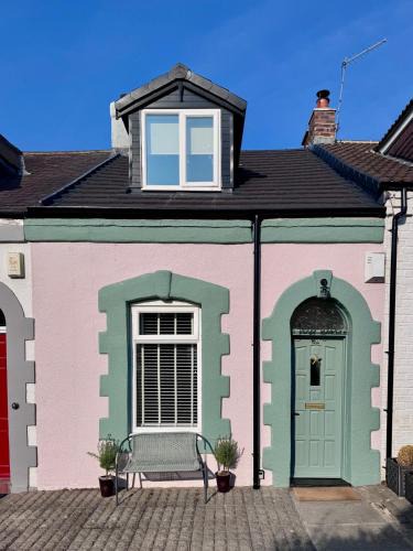 Cullercoats House | Renas Seahaven Cottage