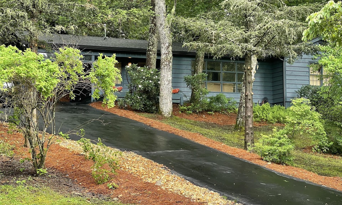 Highlands Hills Cottage | Renovated Highland’s cottage - private and 3 minutes from downtown!