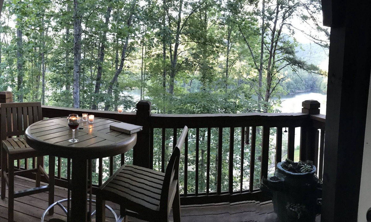 Bear Lake Reserve Condo | Retreat at Bear Lake - Get-a-way - close to Lake Club!