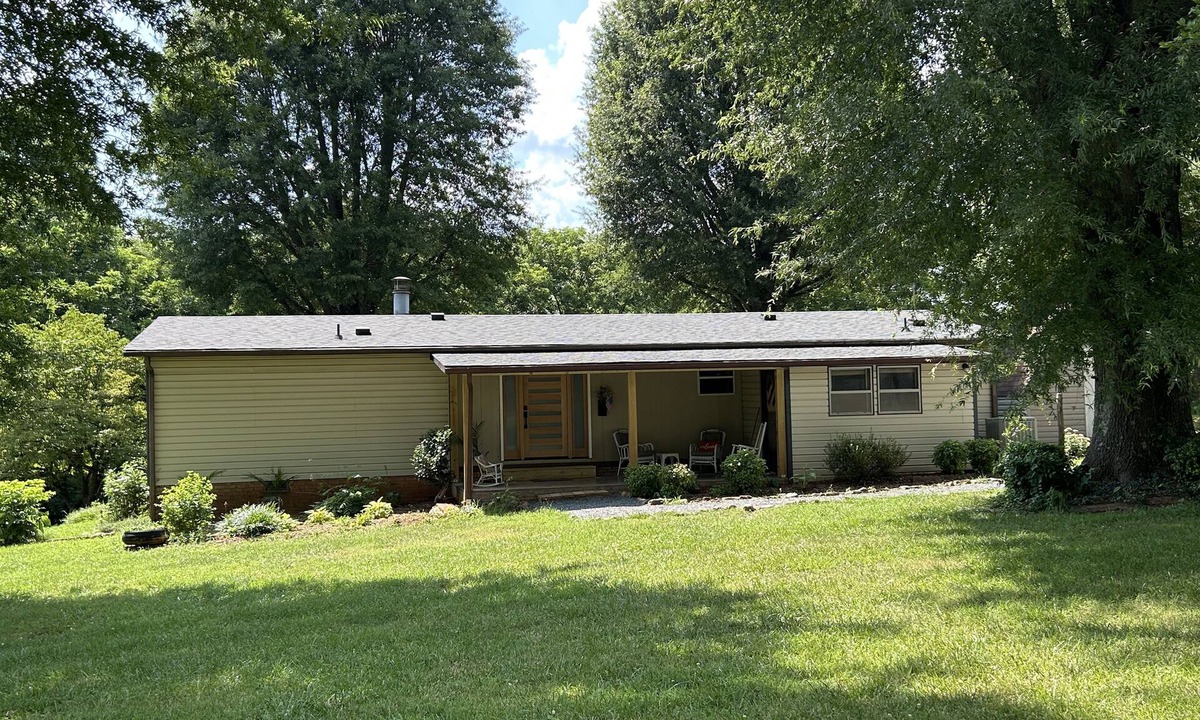 Newton House | Retro Cottage Farmstay Mid-term Comfort for Family Relocations/Professionals