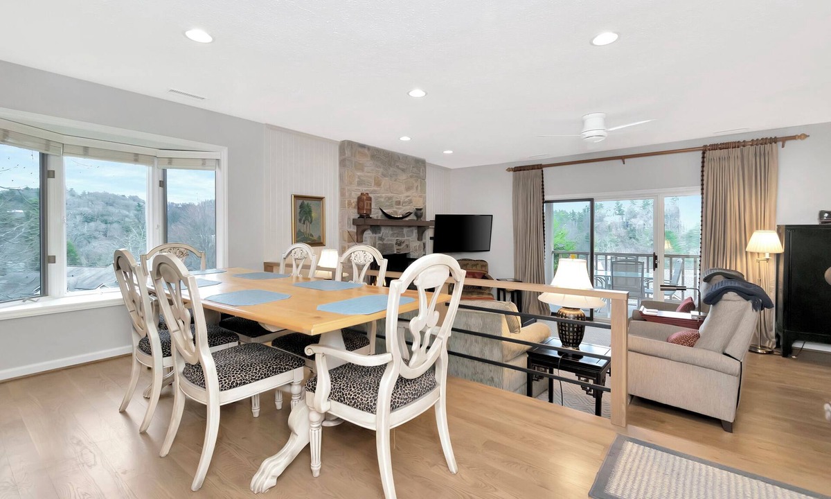 Blowing Rock Condo | Rhododendron 4 | Restaurant, Pool, Spa