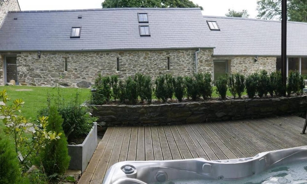 Crosswell Bed & Breakfast | Rhostwarch Bed and Breakfast