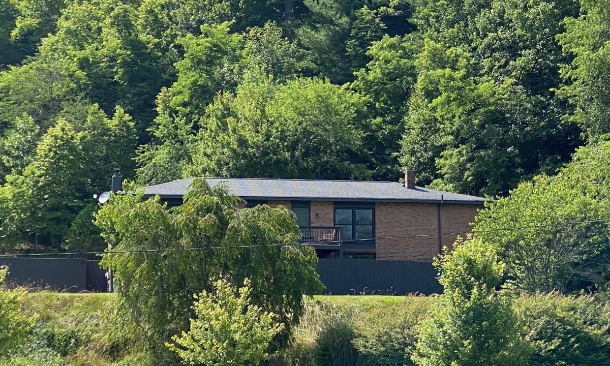 Horse Shoe House | Ride, Hike, and Fish Out the Back Door - Pisgah Base Camp - Mills River!