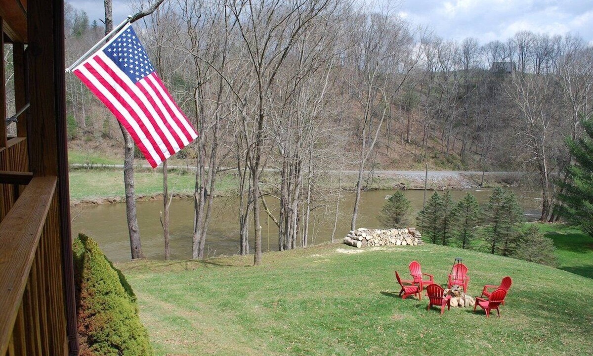Crumpler House | River Rock Ridge - Crumpler, NC