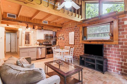 Fairhope House | Riverfront Angler's Cabin in Fairhope w/Deck!