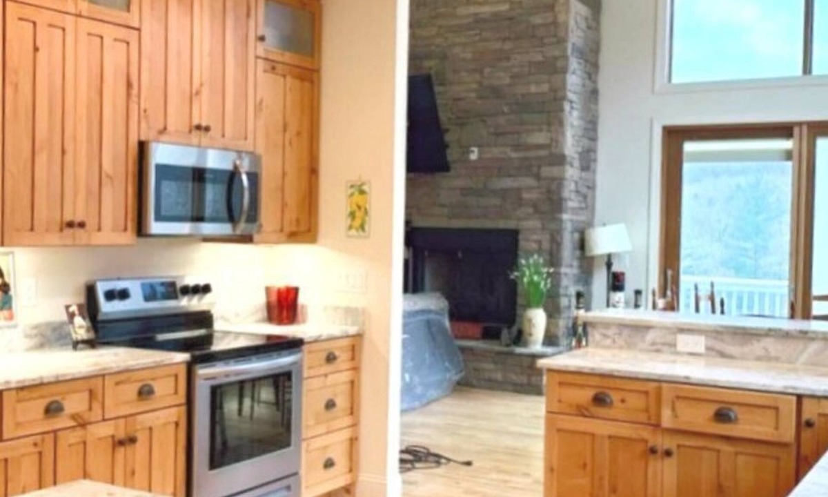 Burnsville House | RiverRock at Mount Mitchell mountain views home