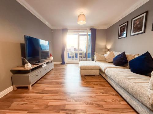 Glasgow Westend Apartment | Riverside 1bd - Balcony & Parking Hydro SECC