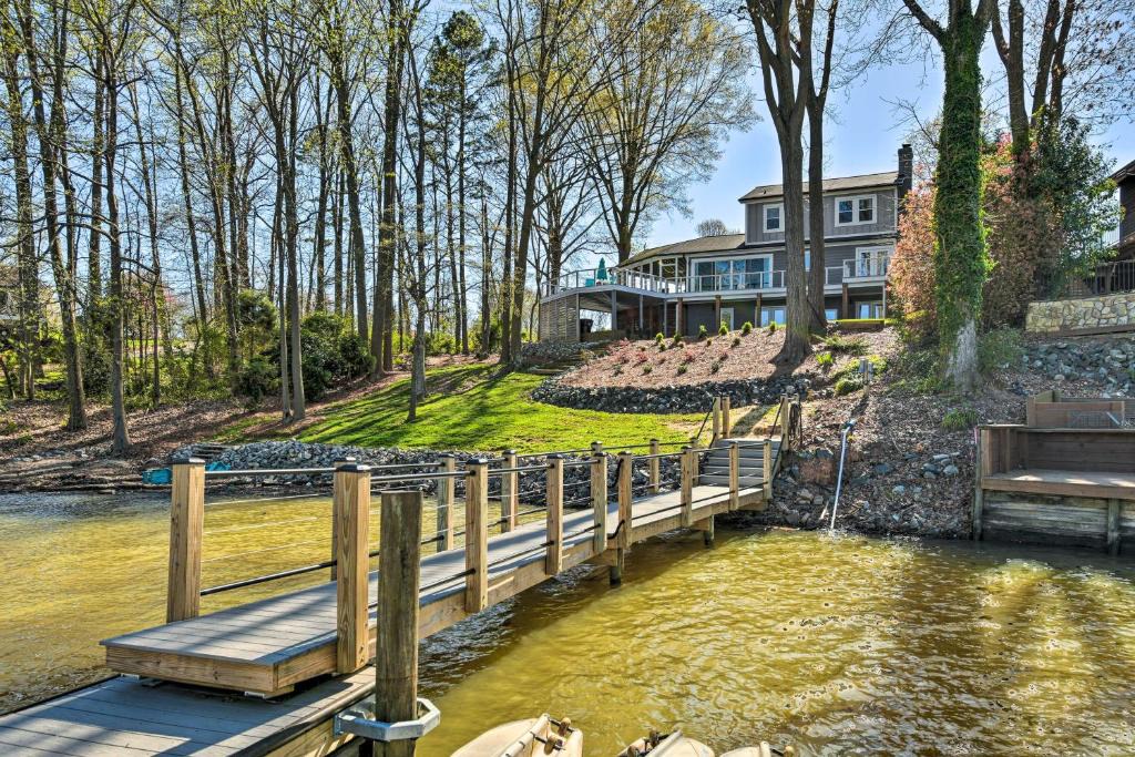 Lake Norman of Catawba House | Riviera Paradise with Private Dock! home
