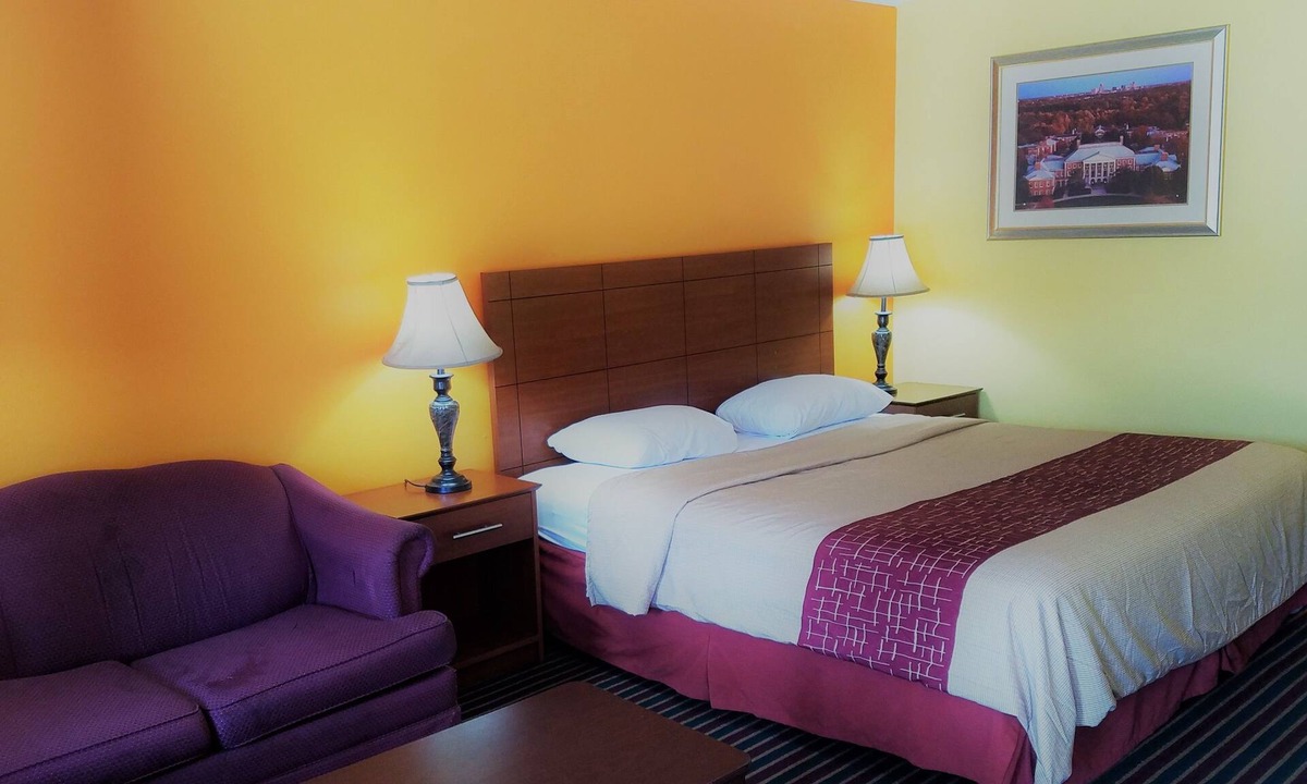 Troy Hotel | Roadway Inn
