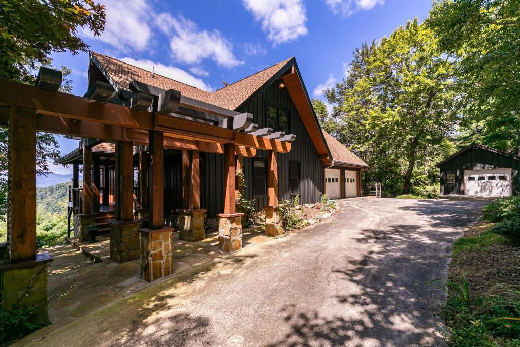Apple Ridge House | Rockcliff Retreat