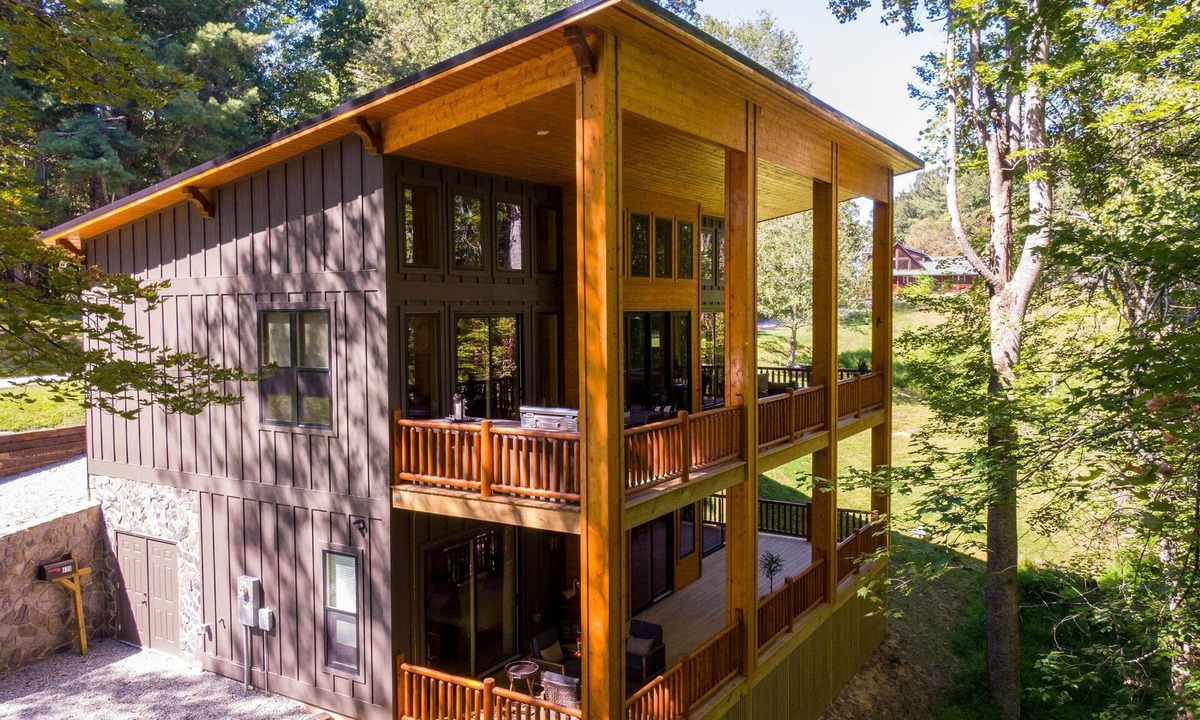 Piney Creek House | Rocky Creek Retreat - Private home with river access