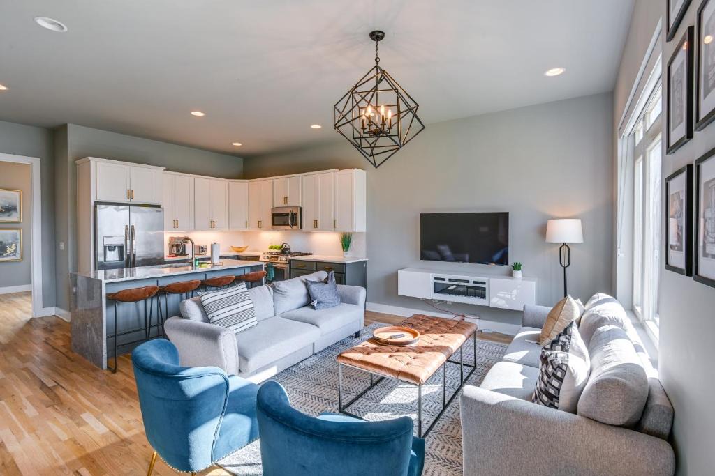 Haynes Area House | Rooftop Skyline Views! Home 5 Mi to Dtwn Nashville