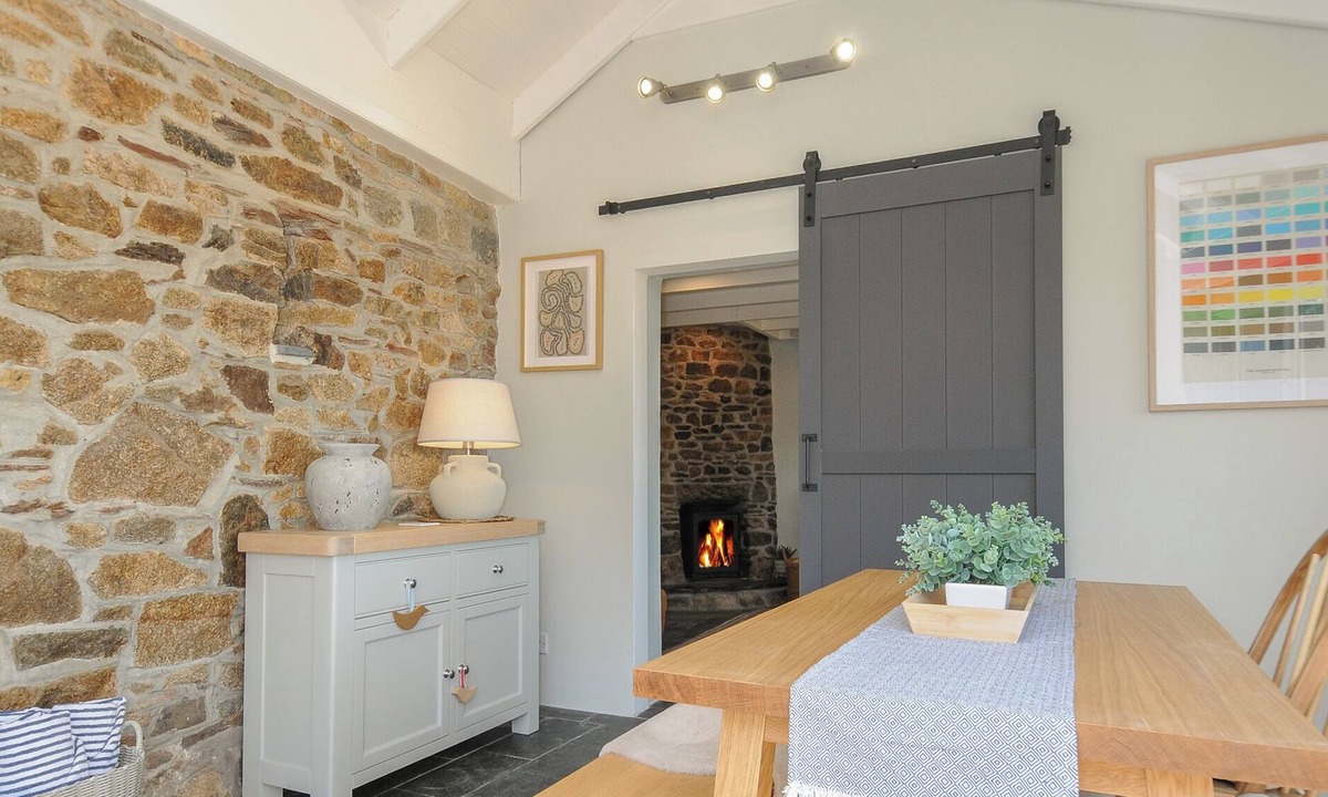 Callington Cottage | Rose Cottage