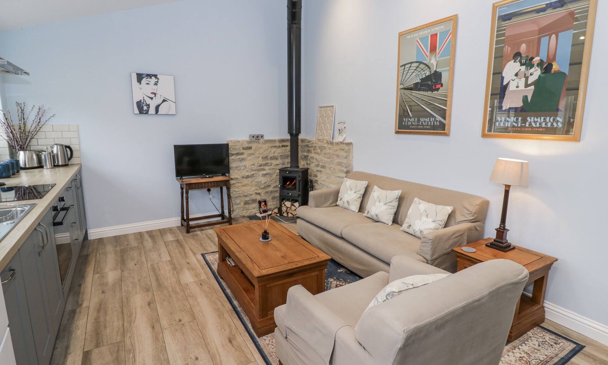 Black Bourton Cottage | Rose Stables