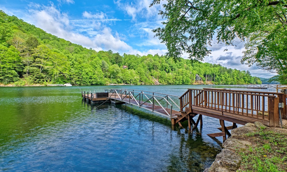 Glenville House | Rusty Duck - Cottage on Lake Glenville!