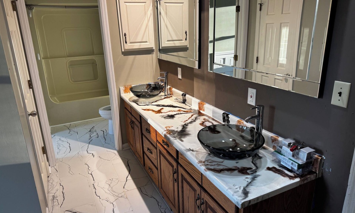 Fayetteville House | Sacred Spacious 5-bedroom Sanctuary in lovely Fayetteville with fitness room, AC