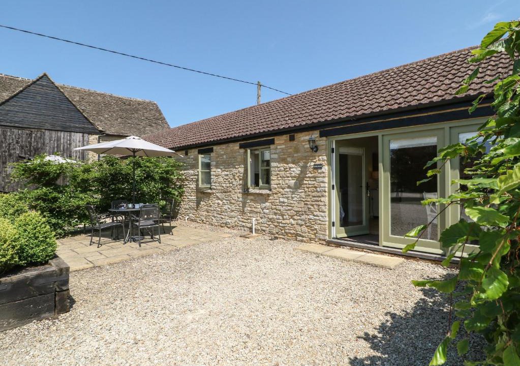 Witney House | Saddlebacks Barn