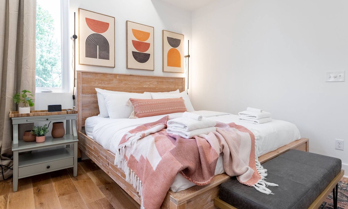 Inglewood Condo | Sage Haven @ Avery Luxury Condo 3bed/3bath East Nashville- Sleeps 14