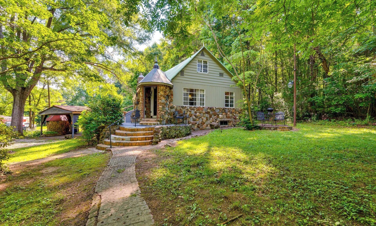 Salisbury Cottage | Salisbury Cottage ~ 7 Mi to High Rock Lake!