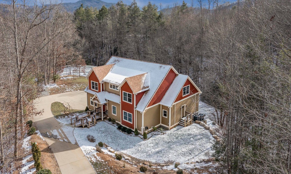 Hot Springs House | Sanctuary House - a Wooded Retreat
