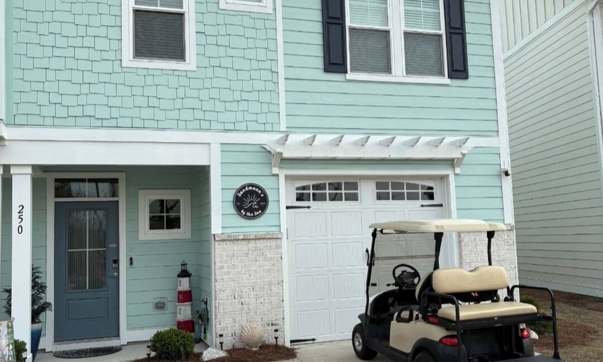 Morehead City House | Sandmann's By The Sea - w/Golf Cart!