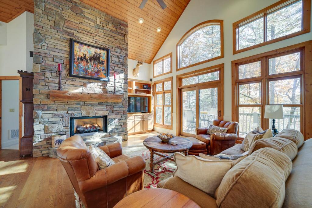 Sapphire House | Sapphire Vacation Rental Less Than 1 Mi to Whisper Lake!