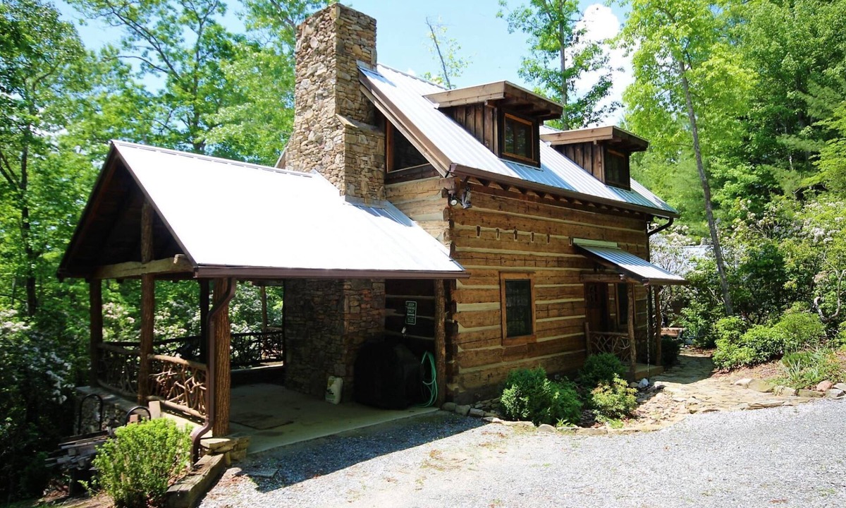 Pisgah Forest Cabin | Sarah`s Cabin | 1 Bed, 1.5 Bath