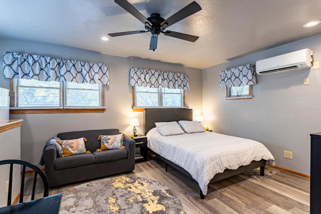 Kill Devil Hills Apartment | Sea Cave, OBX gem, private studio, couple's nest!