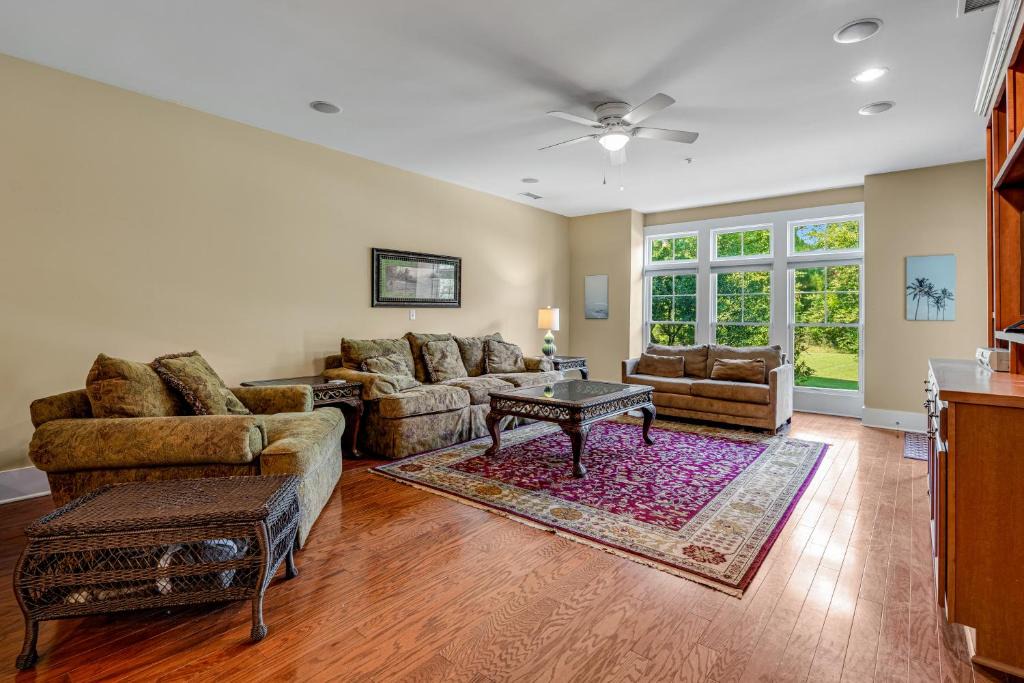 St. James Apartment | Seahorse Cove at HarborWalk, Unit 1006