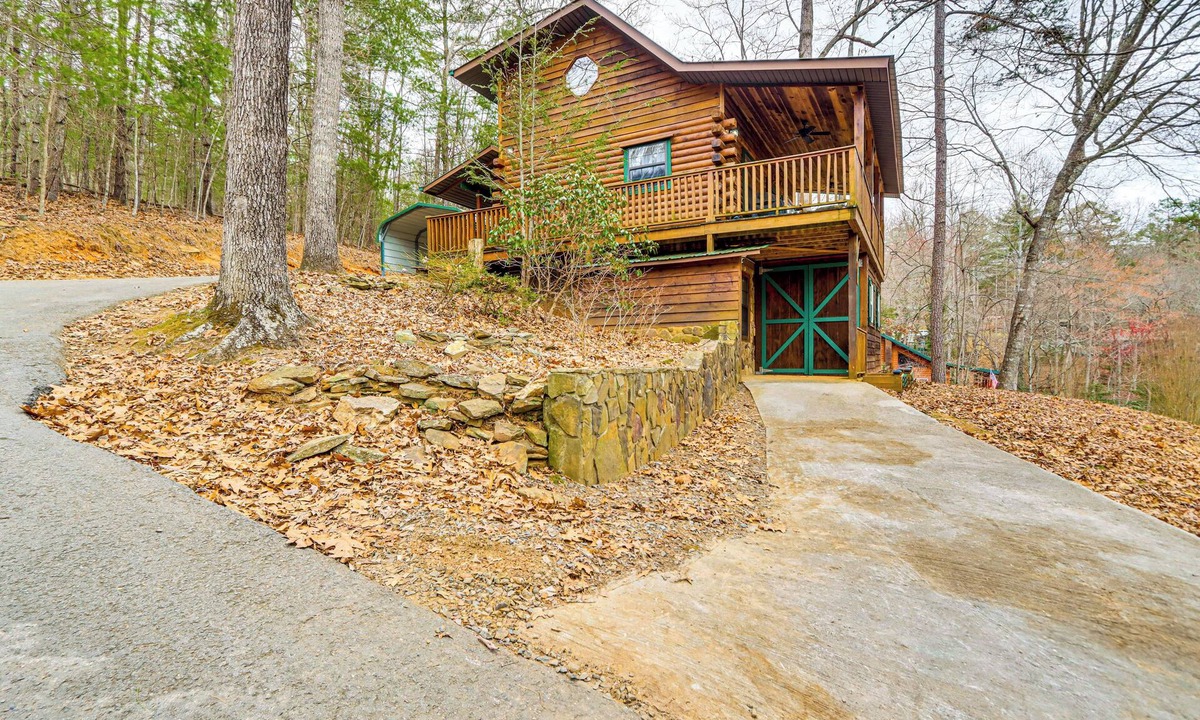 Murphy Cabin | Secluded Mtn-View Cabin w/Fireplaces in Murphy!