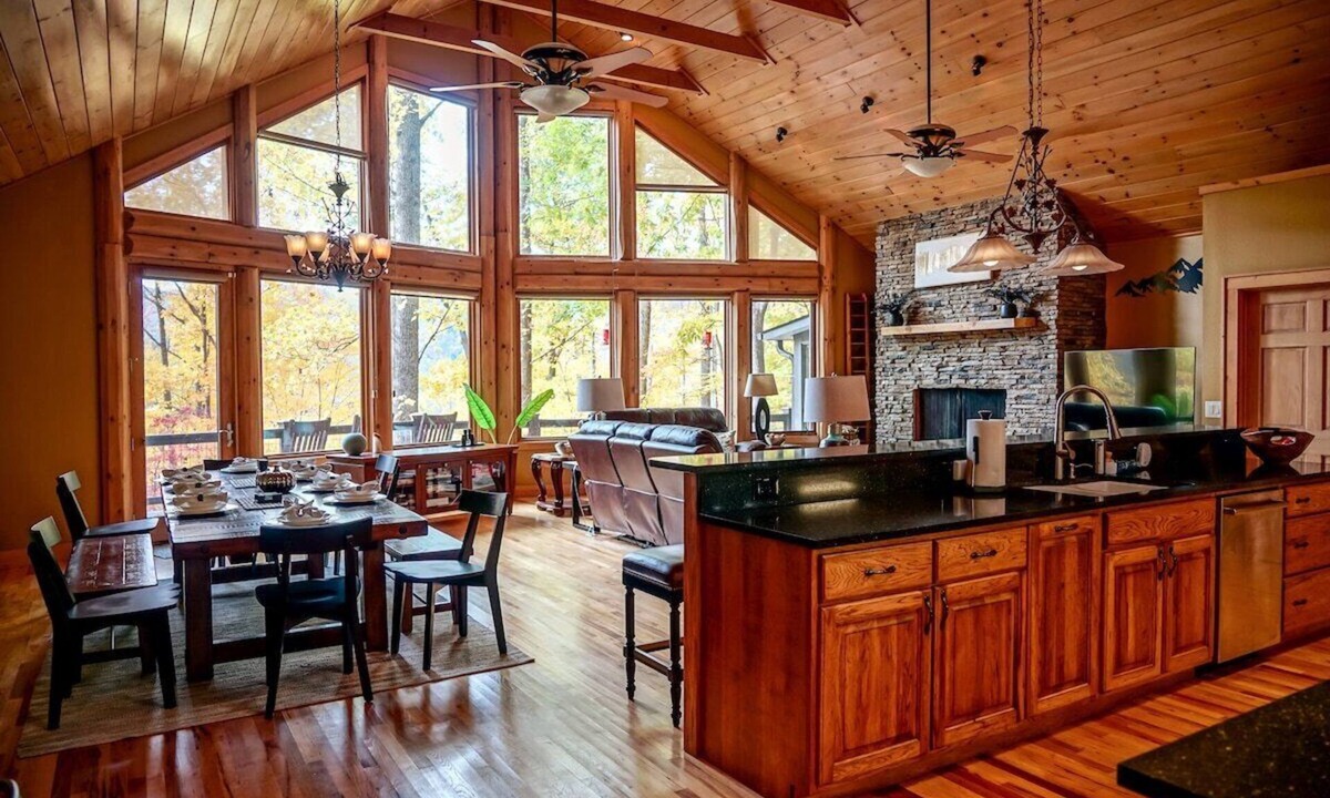 Valley Creek Run Cabin | Serene Green - Fire Pit, Hot Tub, Grill, Deck