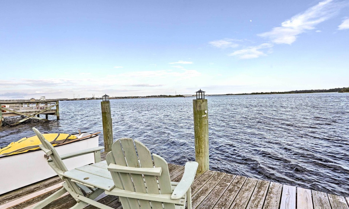 Swansboro House | 'Serenity by the Sea' Home w/Dock - 6 Mi to Beach