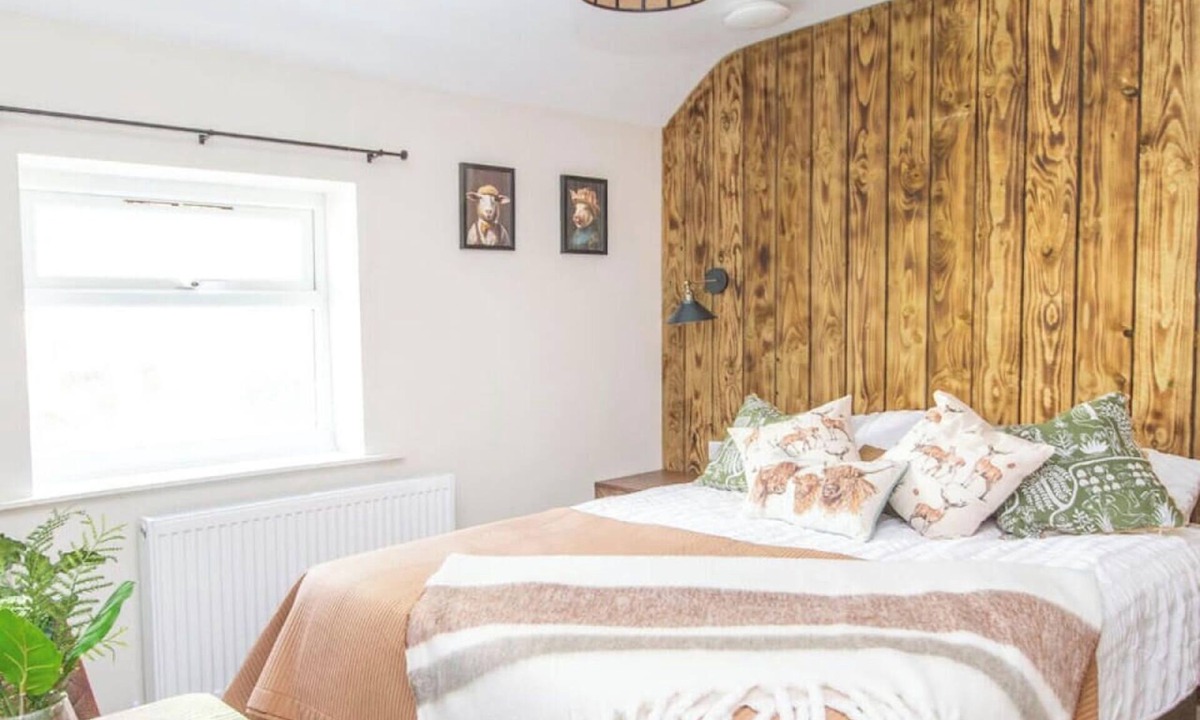 Dibden Purlieu Apartment | Sheep Room 11 -Peaceful Double - New Forest