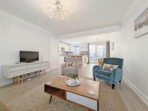 Selsey House | Shell Seekers - Selsey