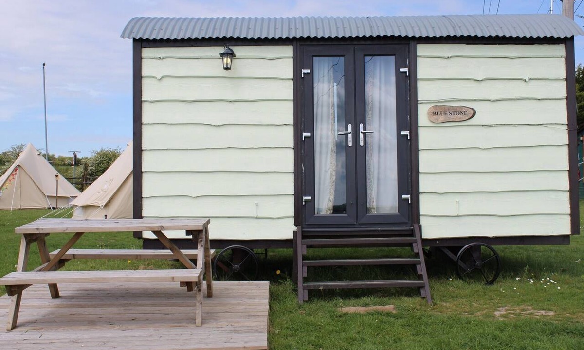 Durrington Apartment | Shepherds Hut - Double - Ensuite
