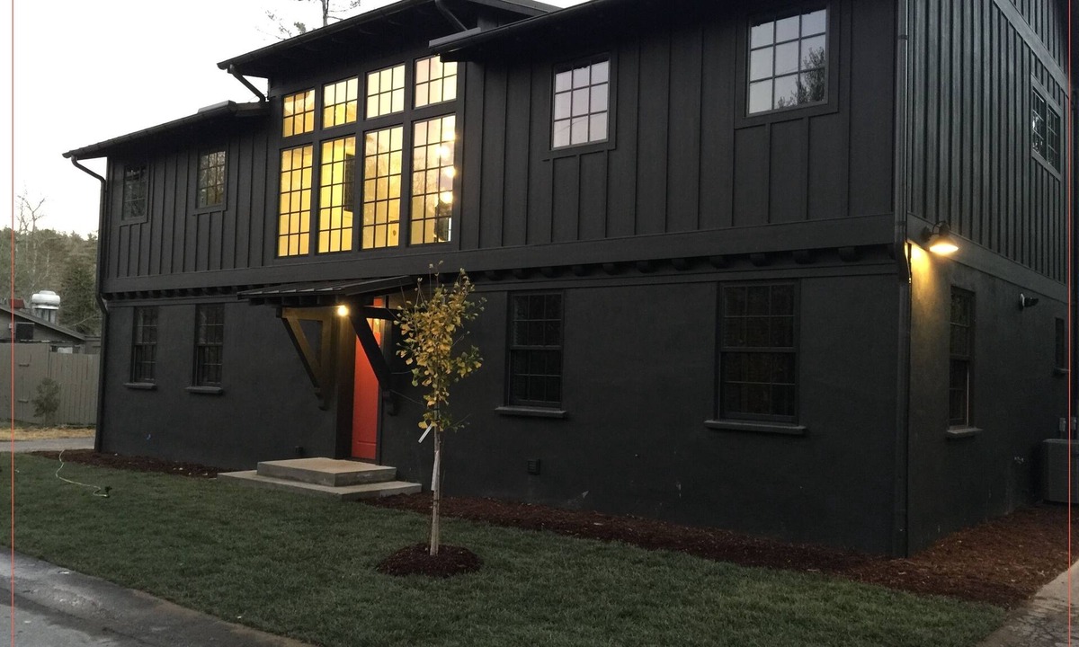 Highlands House | SIMPLY THE BEST SPOT IN HIGHLANDS. 1 BLOCK TO MAIN STREET!