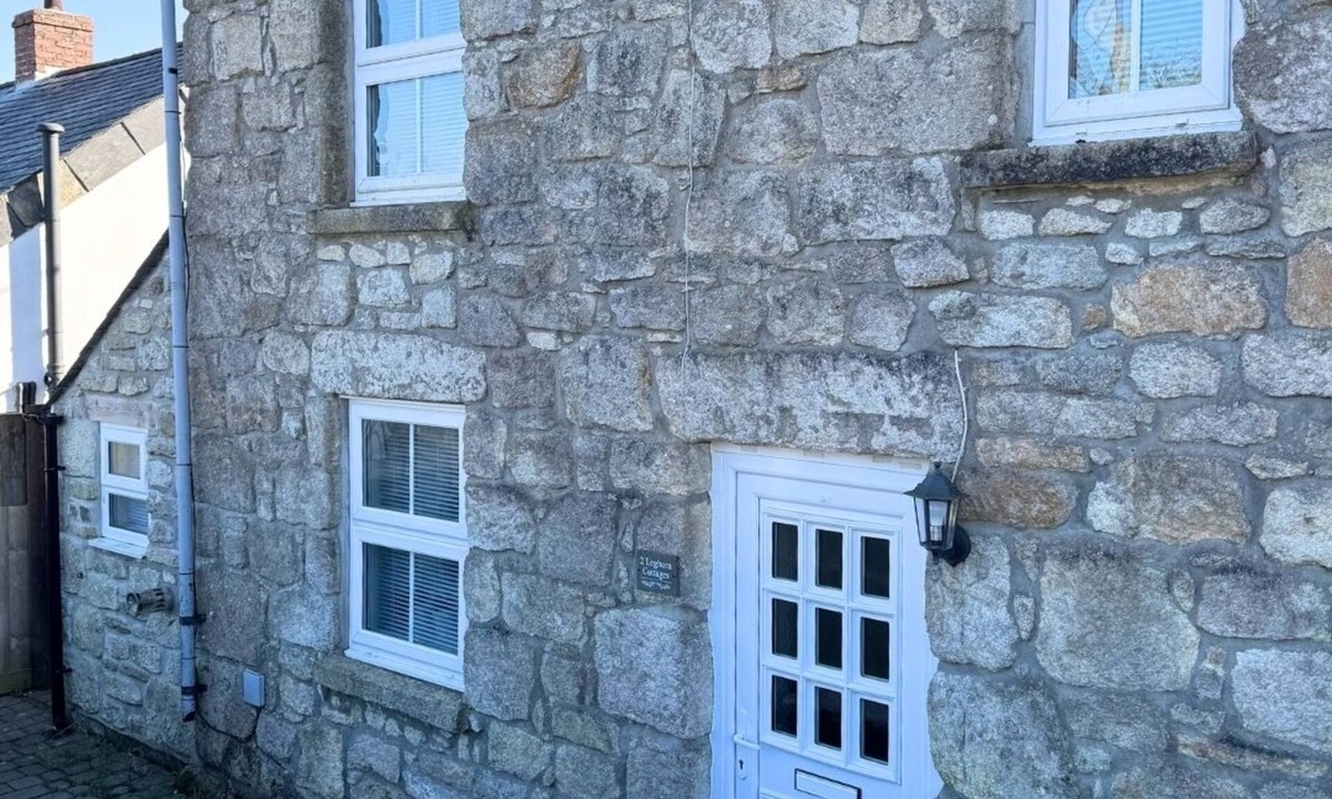 St. Columb Major Cottage | Situated within the peaceful countryside setting of Goss Moor