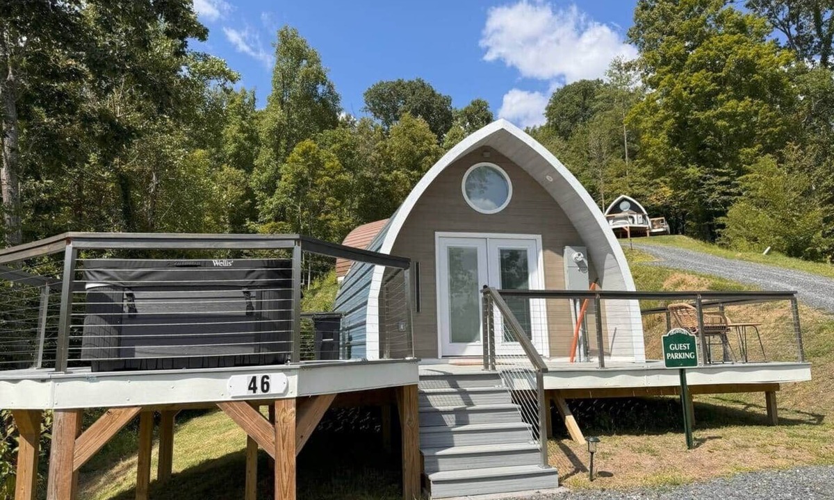 Bakersville House | Sky Blue - Romantic, hot tub, campfire