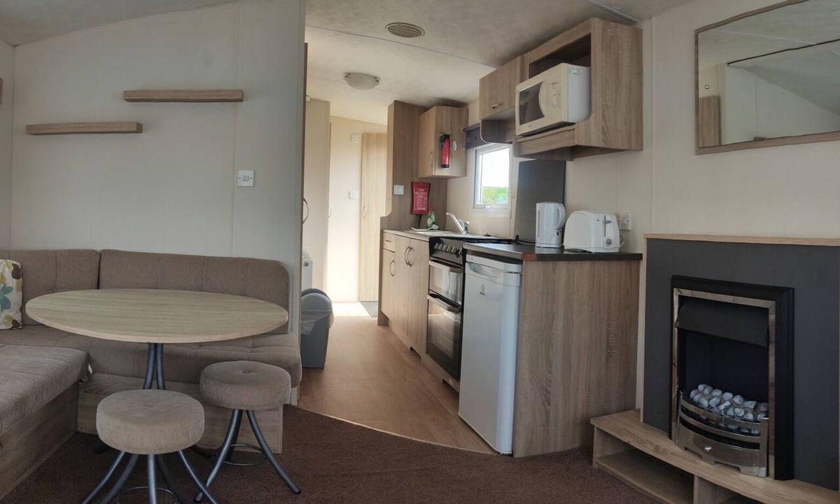 Aldwick House | Skylark - 4 berth caravan at Copthorne Caravans