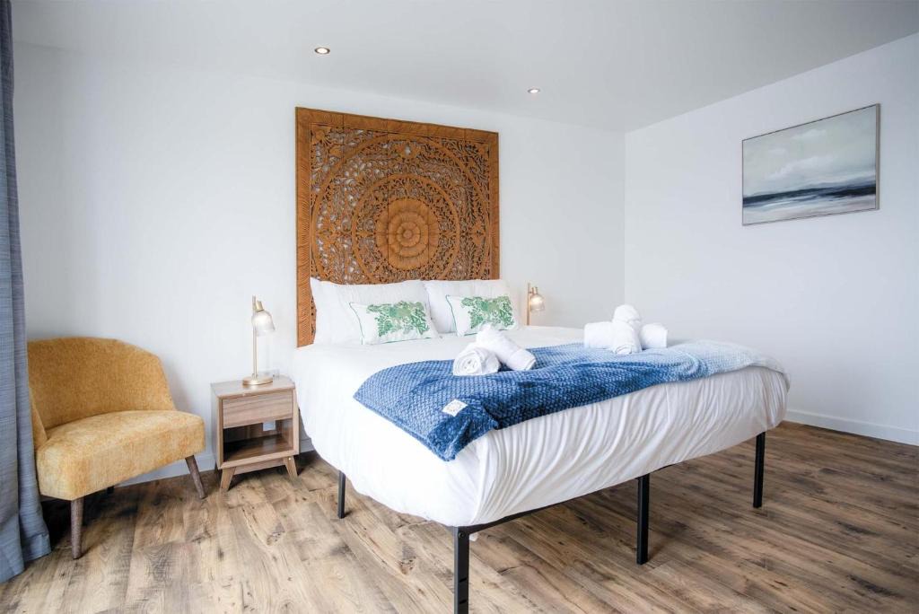 Llanelli Apartment | Skyline Duplex Penthouse - 3 Bedroom - Llanelli